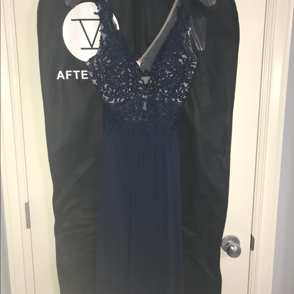 Faviana blue gown - Picture 5 of 5